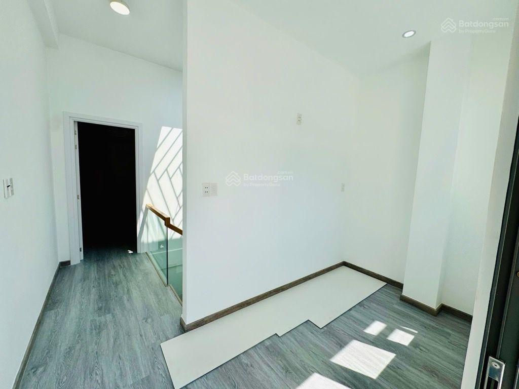 65m2 ô tô ngủ nhà  âu cơ giáp bàu cát  sát mặt tiền kinh doanh tốt hẻm 6m thông vi vu nhỉnh 9 tỷ