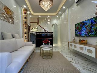 Bán nhà tân bình phường 5  40m2 cách mạng tháng 8 sầm uất  nhà đẹp giá tốt nhỉnh 7 tỷ .