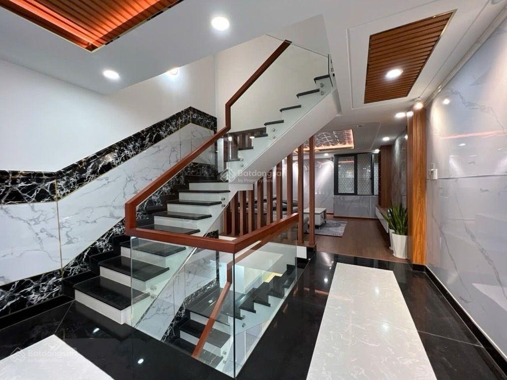 Bán nhà trường chinh  cộng hòa 4,5 x 17  nội thất nhập châu âu cao cấp  sổ sẵn sang tên ngay