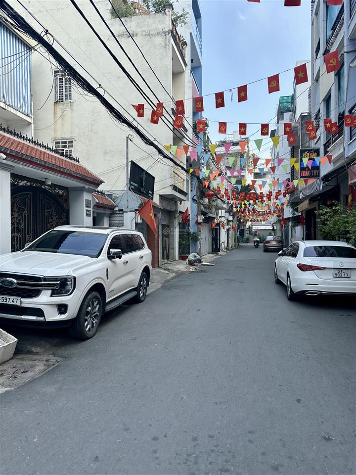 Bán nhà cộng hòa ngay tòa nhà etown 2  95m² ô tô ngủ nhà  nội thất cao cấp giao dịch ngay.