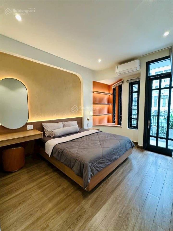 Bán nhà cộng hòa ngay tòa nhà etown 2  95m² ô tô ngủ nhà  nội thất cao cấp giao dịch ngay.