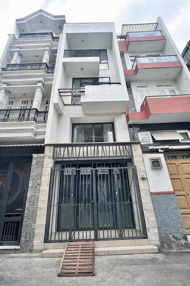 Bán nhà ngay vòng xoay đầm sen đường 8m thông  ô tô ngủ nhà nhỉnh 9 tỷ .