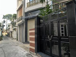 Cao thắng cạnh hà đô nhà đẹp  ngang lớn 4,5m ô tô đổ cửa 5pn master  phòng karaoke riêng .