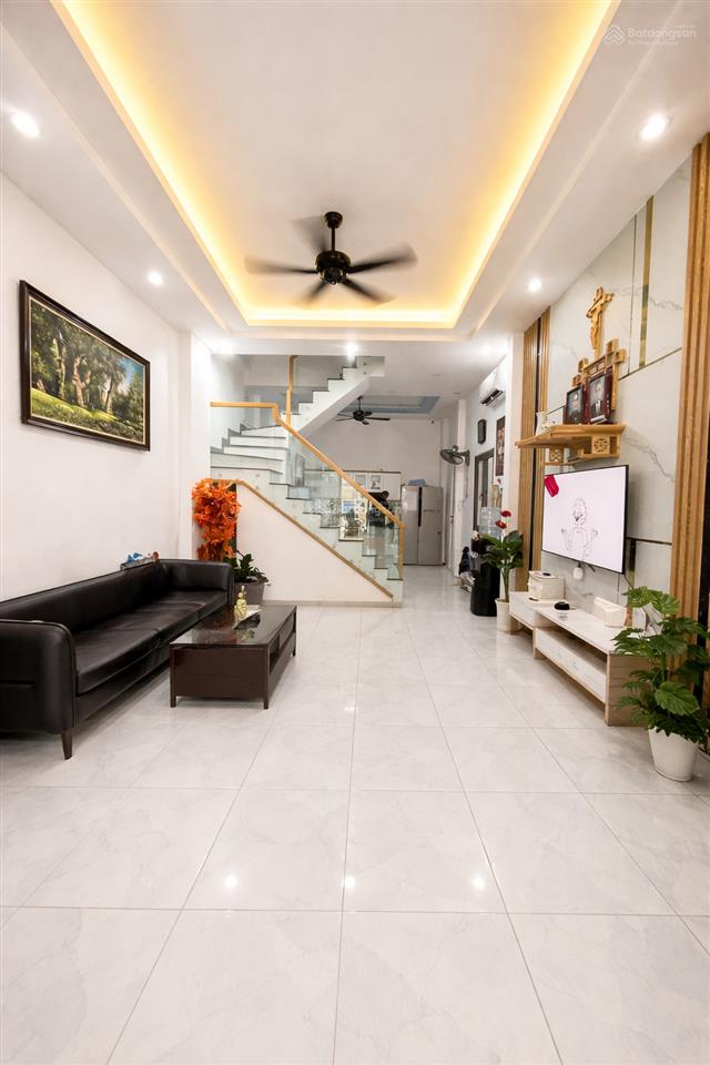 Bán nhà 50m mặt tiền hoàng hoa thám khuvip k300  kinh doanh đa nghành nhà mới đẹp .