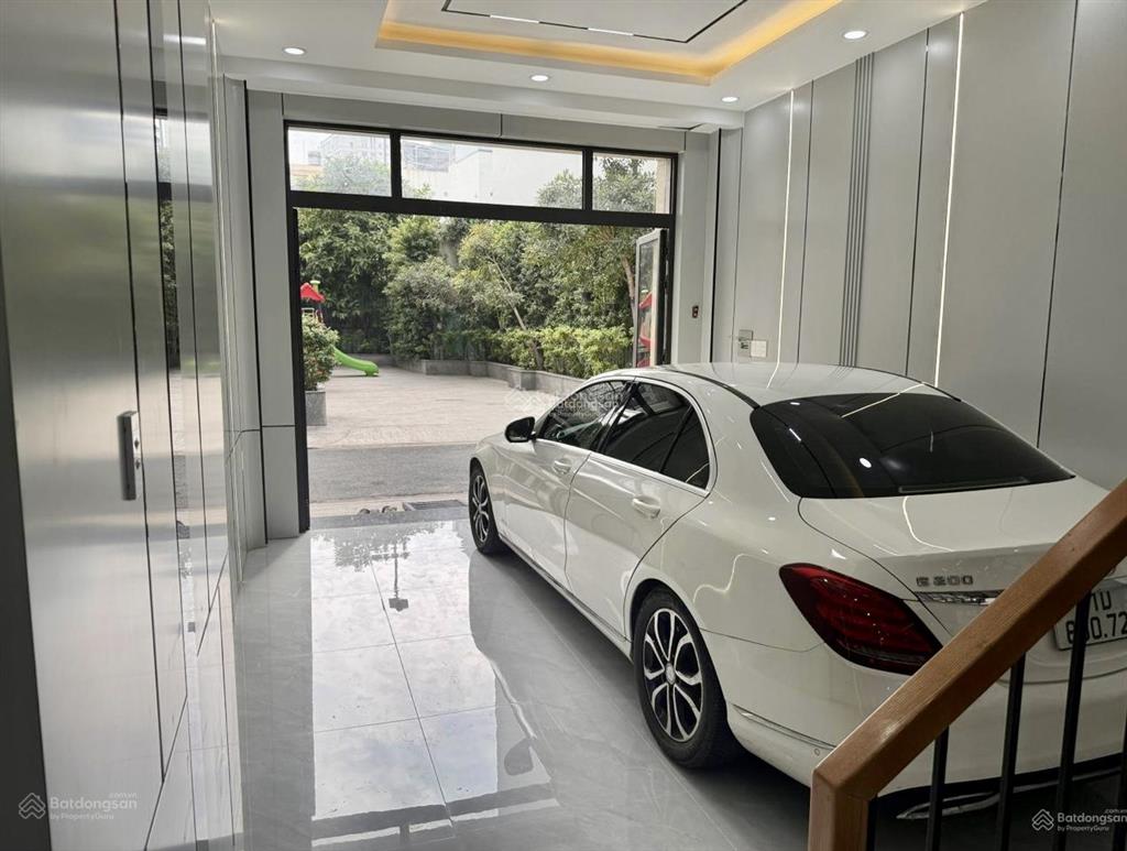 Kiến trúc pháp an ninh 24/7  giáp quận 10 khu compound công viên sát nhà 12 tỷ hơn .