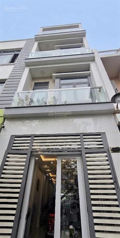 Bán nhà cạnh 3 tháng 2  bv đại học y dược  nở hậu gần 8m thiết kế hiện đại rộng thoáng .