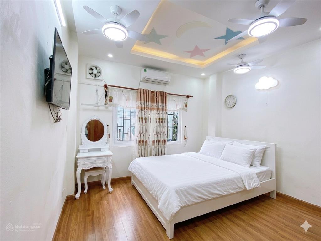 Nhà đẹp quận 10  5 tầng tô hiến thành  thành thái 55m2 vài bước mặt tiền