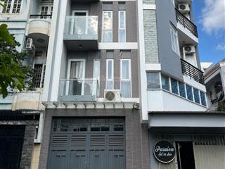 Bán nhà quận 10  đường rộng mênh mông nở hậu vượng lộc 5 tầng hiện đại .