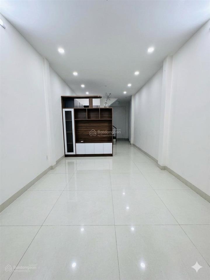 Trường chinh  bàu cát nhà đẹp hiện đại 45m2 ô tô đổ cửa  cách mt 30m ngay nhà ga metro số 2.
