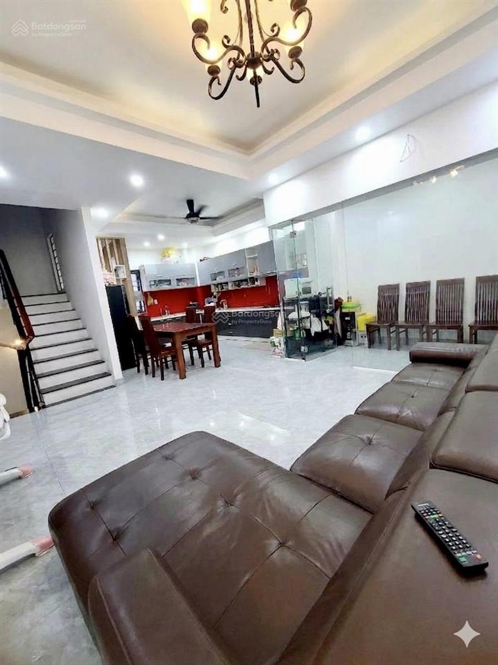 Ngã 4 âu cơ  lạc long quân ngang hiếm 6m  5 tầng ô tô ngủ nhà không lộ giới 12 đồng hơn .