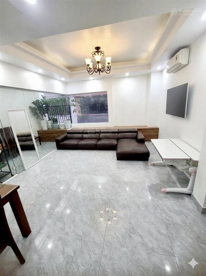 Ngã 4 âu cơ  lạc long quân ngang hiếm 6m  5 tầng ô tô ngủ nhà không lộ giới 12 đồng hơn .