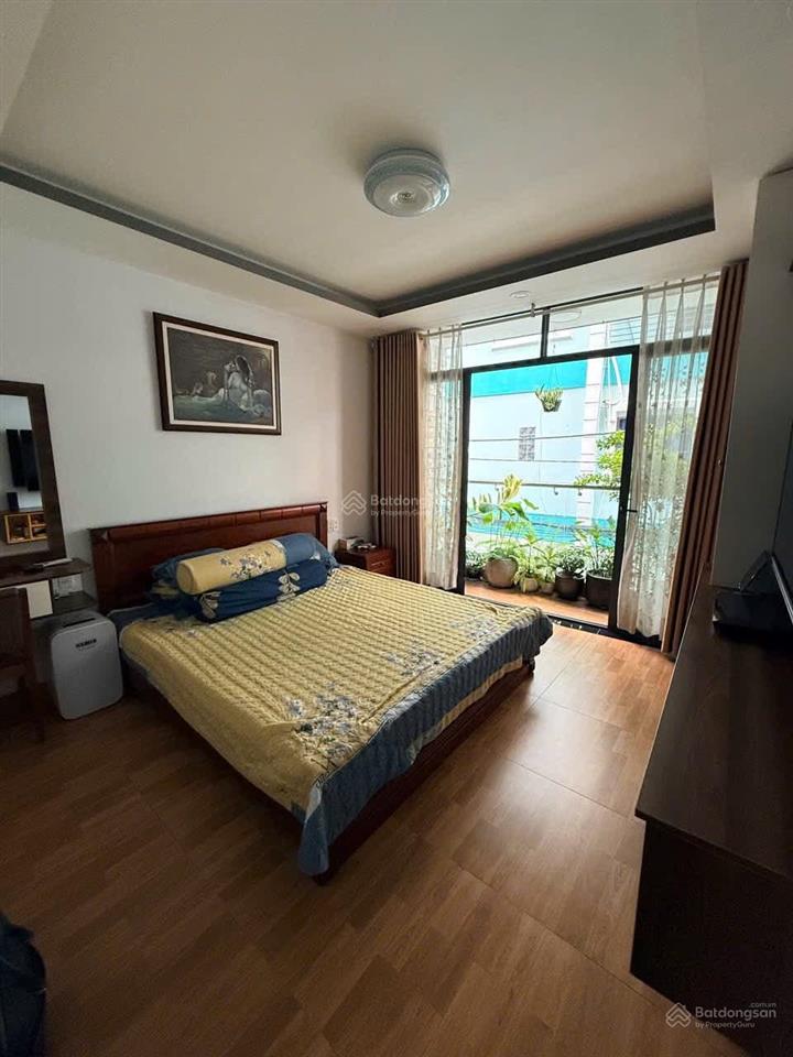 Hàng xóm hà đô centrosa  5 tầng nở hậu 10m  ô tô đổ cửa  trung tâm quận 10 .