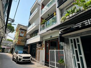 Hàng xóm hà đô centrosa  5 tầng nở hậu 10m  ô tô đổ cửa  trung tâm quận 10 .