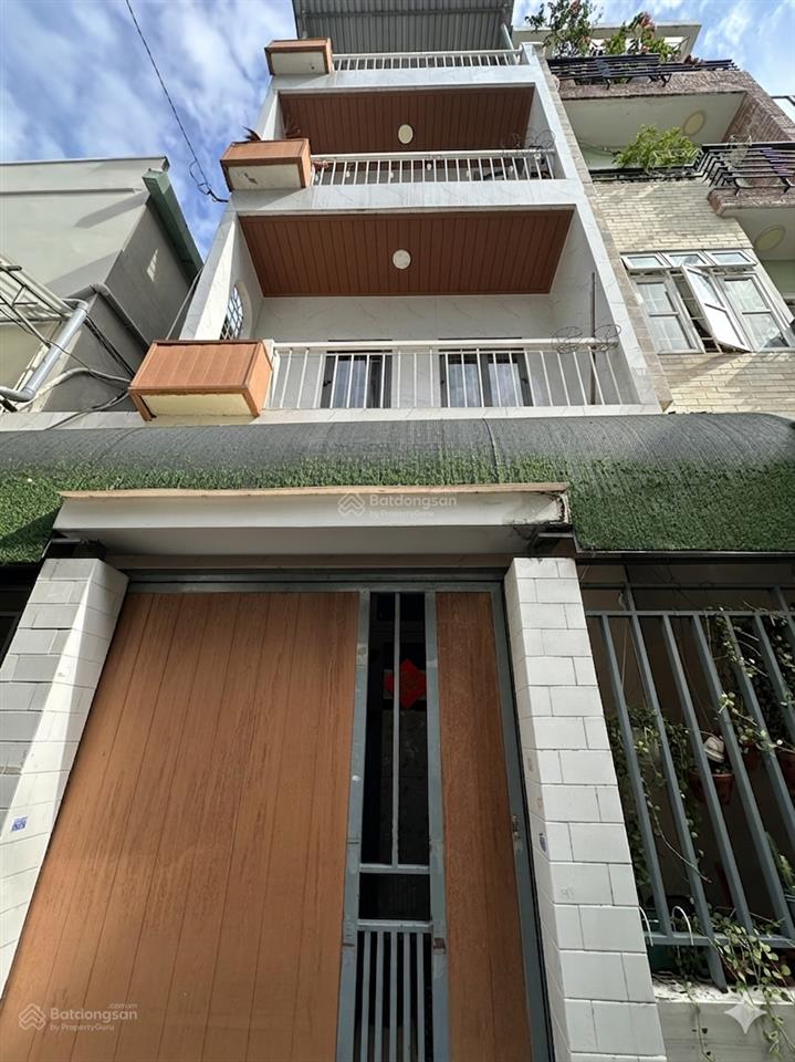 Cạnh 3 tháng 2  lê đại hành ngang 5,5m cách mặt tiền 15m  hiện đại mới sổ vuông  giao dịch ngay