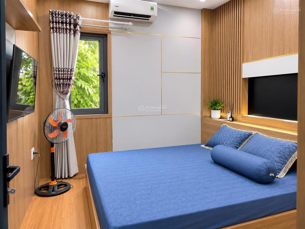 Bán nhà quận 10 cạnh 3 tháng 2  ngay trường học quốc tế việt  úc  5 tầng hiếm ô tô ngủ nhà.