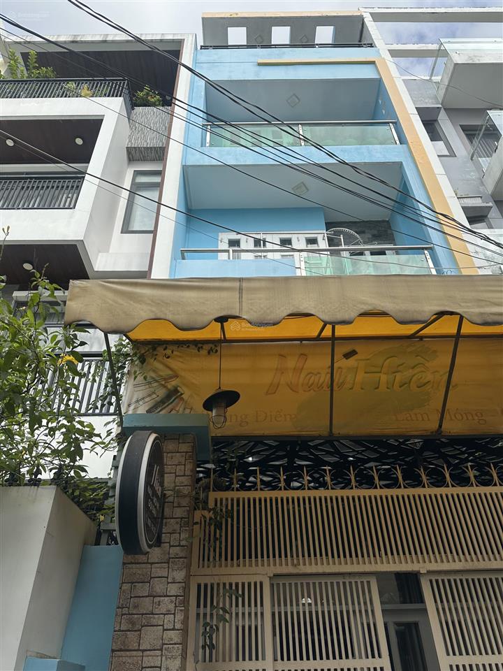 4 x 17 giáp quận 10 ngay vòng xoay lê đại hành  5pn ô tô đổ cửa cách mặt tiền 30m