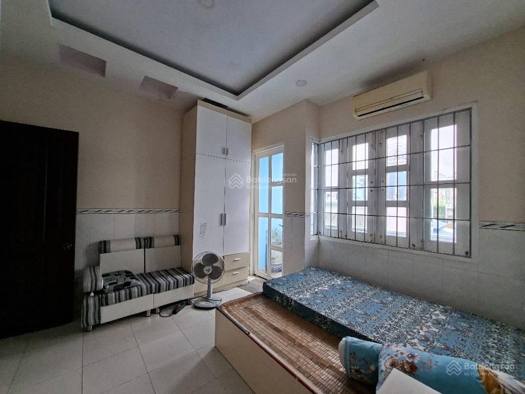 4 x 17 giáp quận 10 ngay vòng xoay lê đại hành  5pn ô tô đổ cửa cách mặt tiền 30m