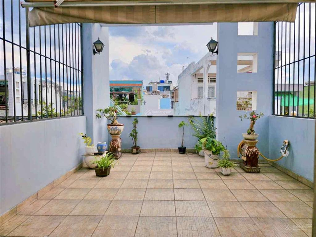 Bán nhà quận 10 cách 5m là mặt tiền  vĩnh viễn  nguyễn duy dương 4 tầng mới đẹp 4pn lớn.