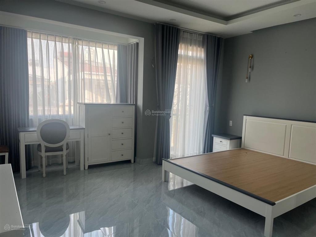 Mặt tiền bàu cát 6 tầng + thang máy ngang lớn 5m  kinh doanh đẹp nhà bề thế.