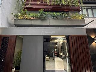 3 tháng 2 trung tâm quận 10  đối diện nhà hát hoà bình  4 tầng hiện đại 68m2