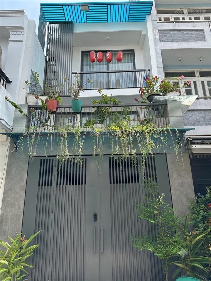 1 ngôi nhà đẹp hiện đại  lạc long quân  ô tô đỗ cửa 50m2 bề thế  tặng nội thất.