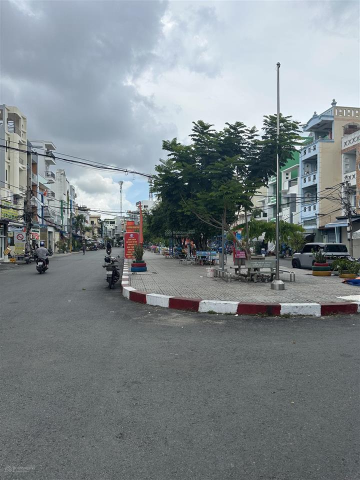 Mặt tiền lô góc 4 x 17  hồng bàng kinh doanh đẹp ngay ủy ban quận  trường học.