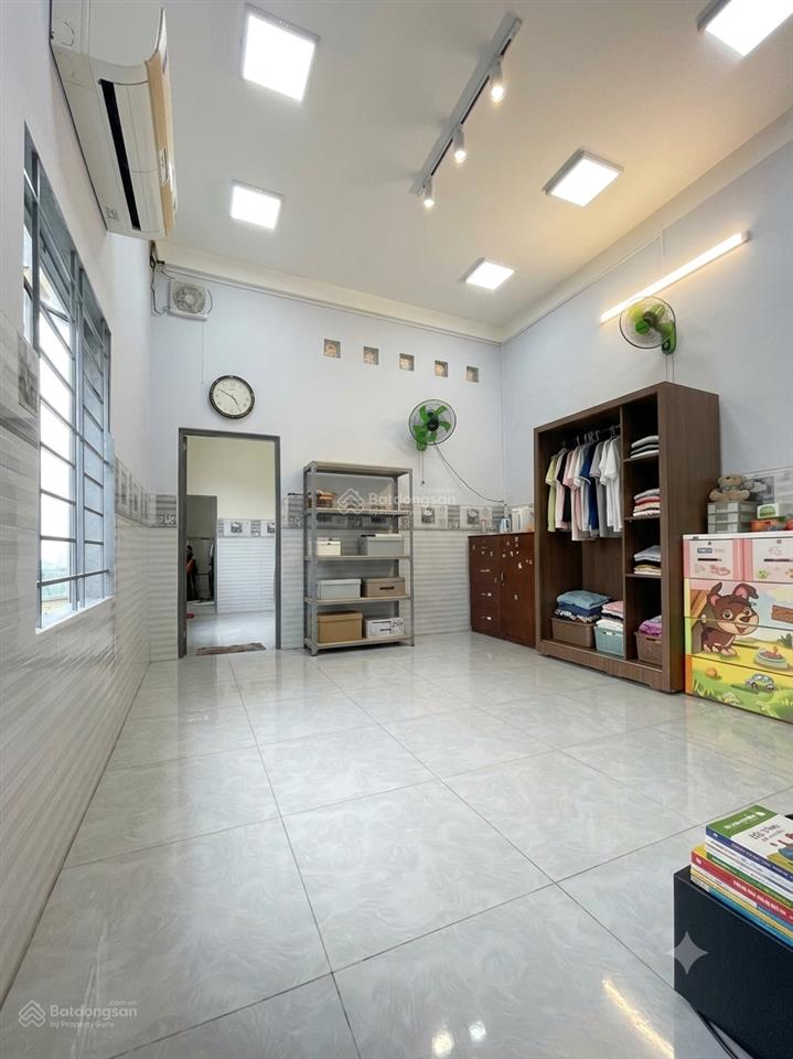 Mặt tiền lô góc 4 x 17  hồng bàng kinh doanh đẹp ngay ủy ban quận  trường học.