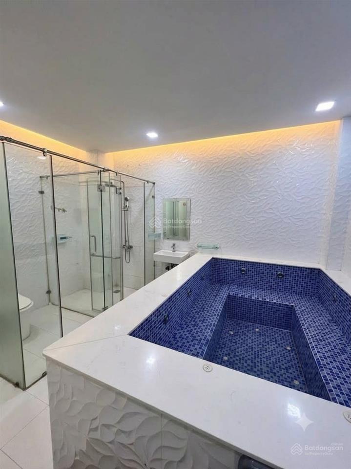 Ngô gia tự 56m2 quận 10 ô tô đổ cửa  ngay bv hòa hảo 4 tầng lung linh nhà mới đẹp.