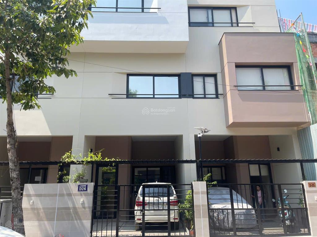 Cần bán gấp căn nhà phố sân vườn sài gòn  3 tầng  chuẩn nhật j home 3 tỷ 750  công chứng liền