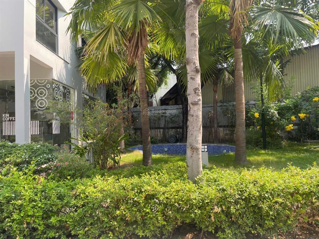 Cần bán gấp căn nhà phố sân vườn sài gòn  3 tầng  chuẩn nhật j home 3 tỷ 750  công chứng liền