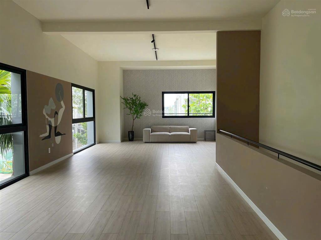 Cho thuê căn góc 2 tầng  đã setup sẵn cafe sân vườn 12tr/tháng. vừa ở, vừa bán cafe thuận lợi