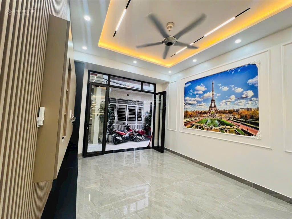 Nhà riêng 3 tầng tại đông khê  lê hồng phong