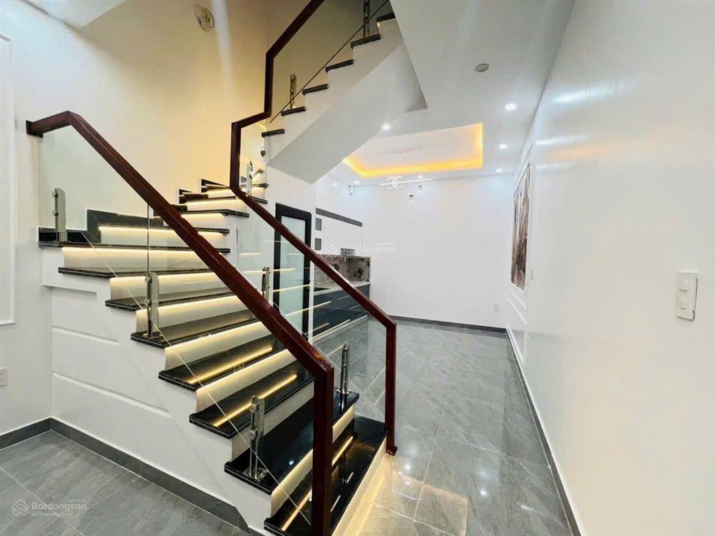 Nhà riêng 3 tầng tại đông khê  lê hồng phong