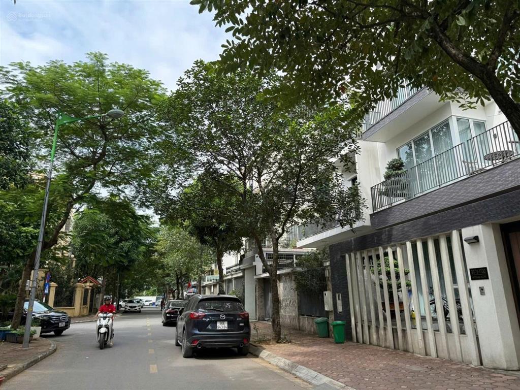 Bán biệt thự tô hiệu hà đông, phân khu cao cấp ô tô tránh, 93m2, 5 tầng an ninh tốt, giá chỉ 26 tỷ.