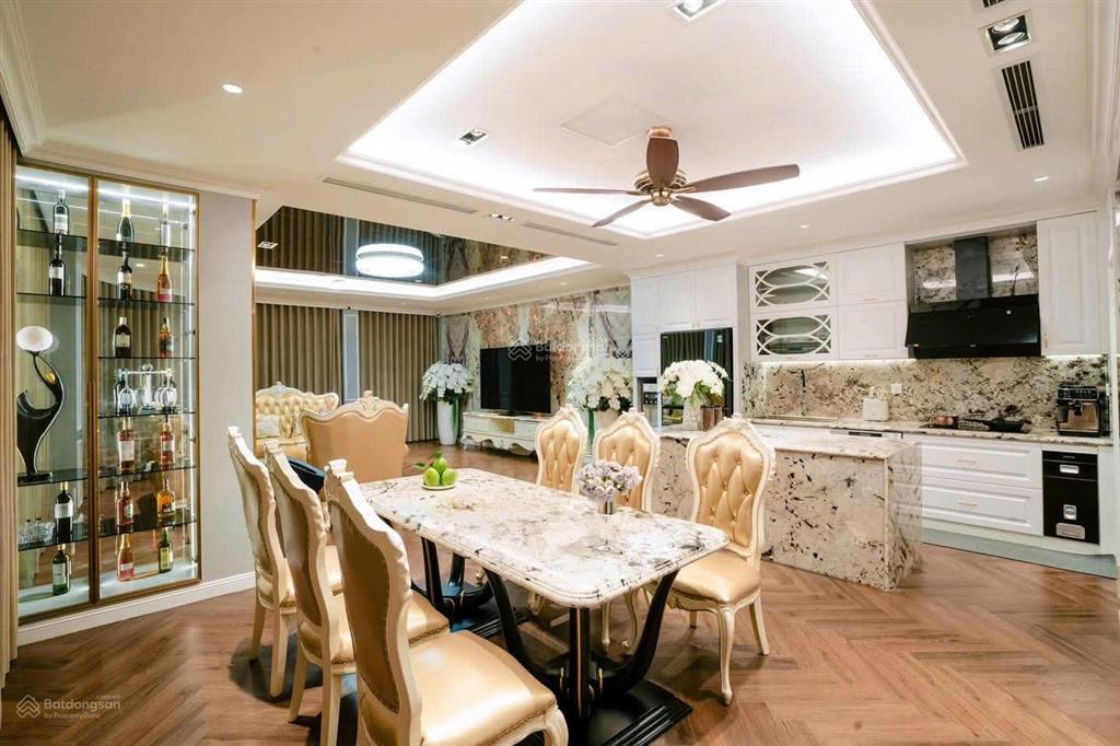 Bán biệt thự kđt văn phú  hà đông, 230m2 x 4 tầng, view công viên, an ninh tốt, 30 tỷ