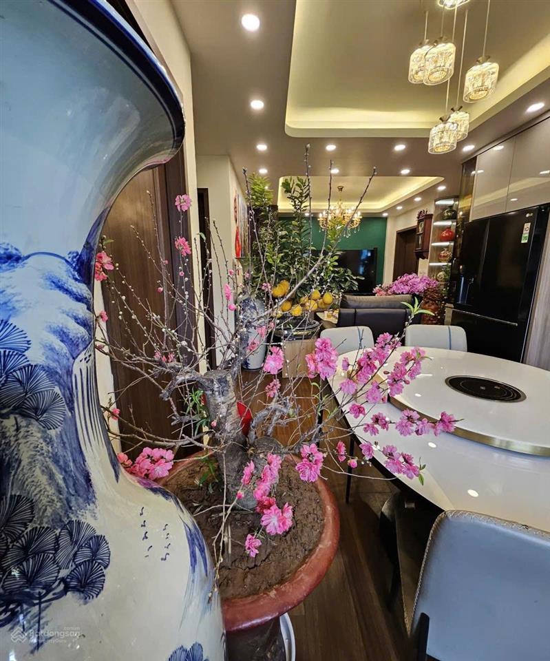 Bán ch 3pn, 2wc, 98m2 tại khu đô thị việt hưng, 5,3 tỷ vnd