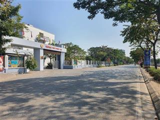 Bán mảnh đất vuông vắnhiếm có sẵn sổ hồng dt 42m, giá chỉ 8,5 tỷ, phúc lợi, long biên