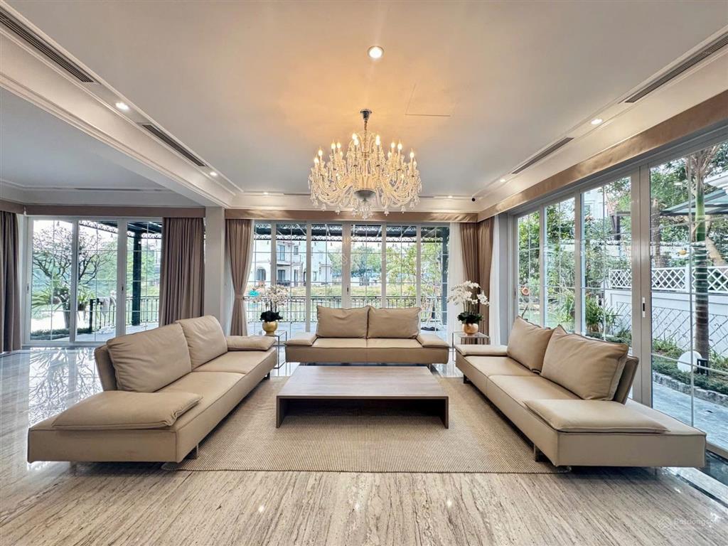 Bán shophouse hàng hiếm tại vaquarius văn giang, 13.5 tỷ, 90m2