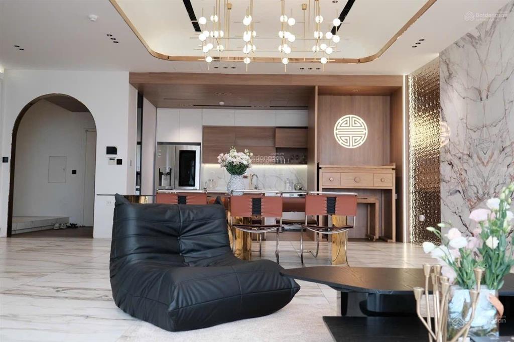 Sở hữu penhouse duplex đẹp nhất long biên, view sông hồng, diện tích 212m2, giá chỉ 19.2 tỷ