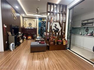 Chính chủ bán căn hộ 3pn, 2wc, tầng trung, diện tích 105m2 tại bình minh garden, giá chỉ 8.2 tỷ