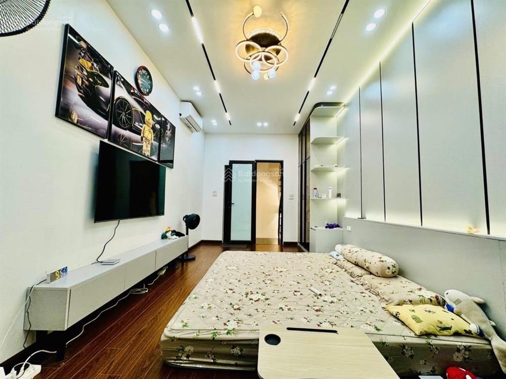 Bán gấp nhà mặt phố cổ nhuế 120m ô tô /kinh doanh  có hầm để xe  kinh doanh đỉnh39 tỷ