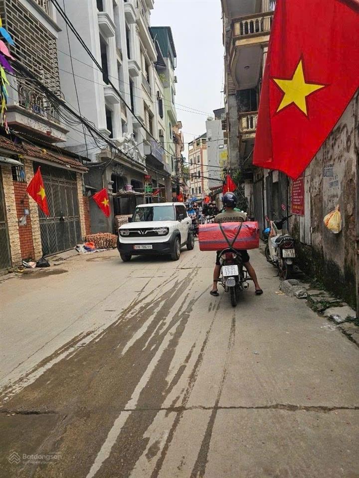 Nhà cầu diễn 35m4 tầngngõ thông kinh doanhgần đhcnhiếm nhà bán8x tỷ