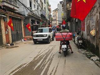 Nhà cầu diễn 35m4 tầngngõ thông kinh doanhgần đhcnhiếm nhà bán8x tỷ