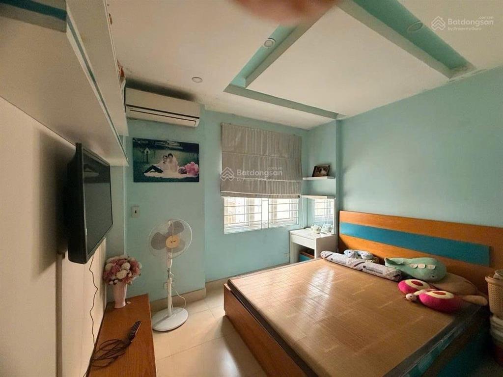 Nhà cầu diễn 35m4 tầngngõ thông kinh doanhgần đhcnhiếm nhà bán8x tỷ