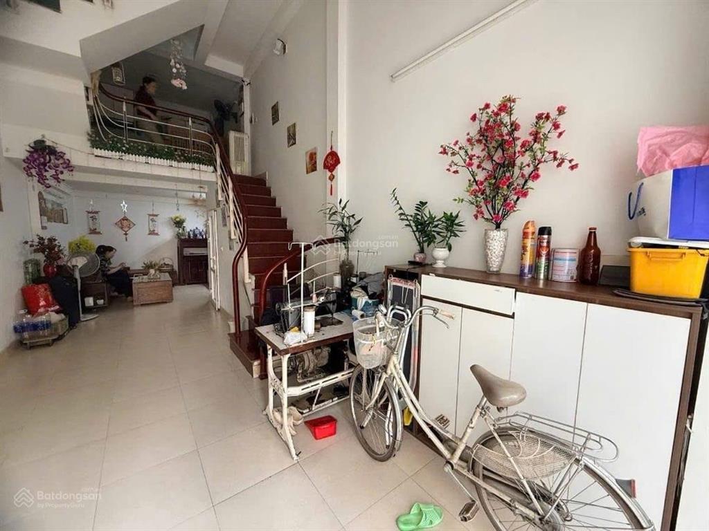 Nhà cầu diễn 35m4 tầngngõ thông kinh doanhgần đhcnhiếm nhà bán8x tỷ