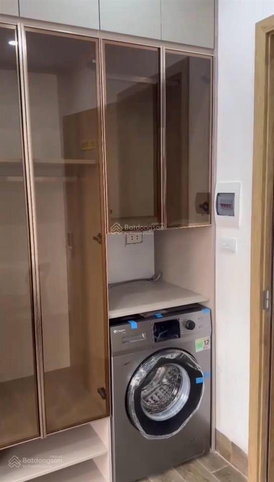 Có 102 trung tâm bắc từ liêm 222m 8 nổi +1 hầm  mặt tiền rộng  ô tô vào nhà doanh thu 3 tỷ/năm