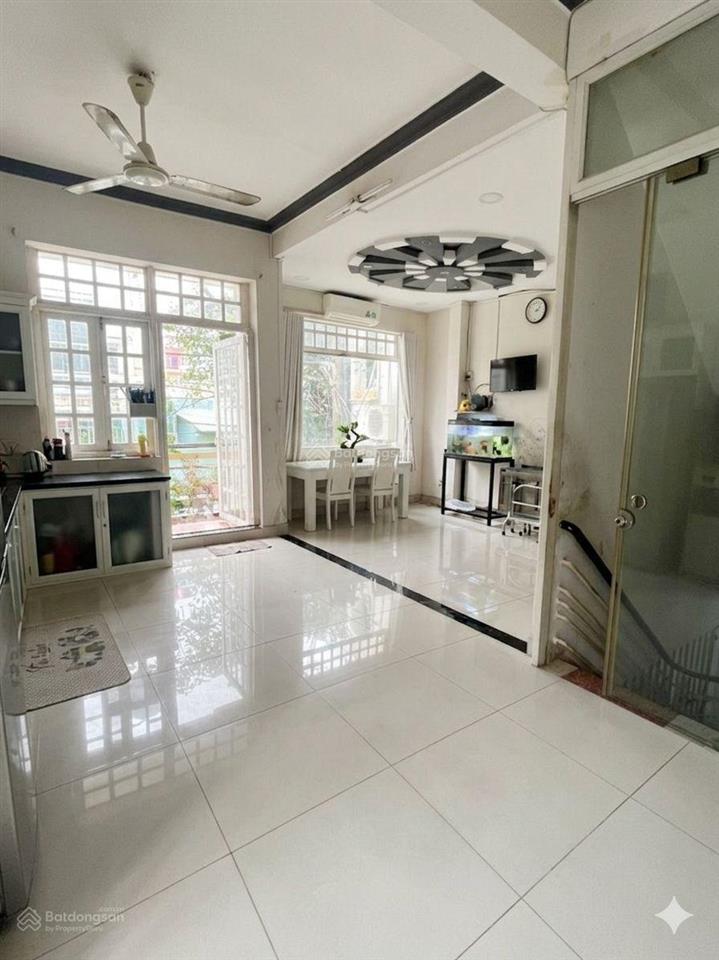 Nhà căn góc 2 mặt tiền sịn sò vừa ở vừa kd sát bến xe q.8  62m2