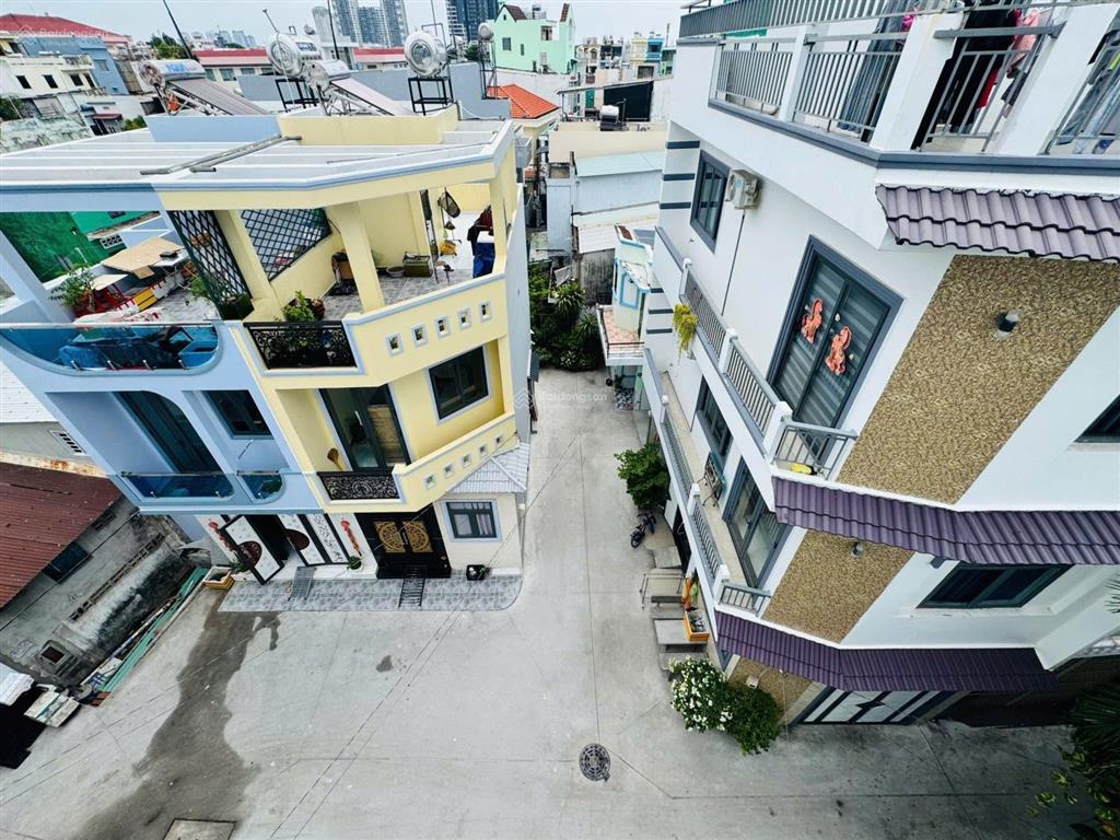 Căn góc 2 mặt hẻm gần cầu chà và  4 tầng  dtsd 116m2  kdc hiện hữu