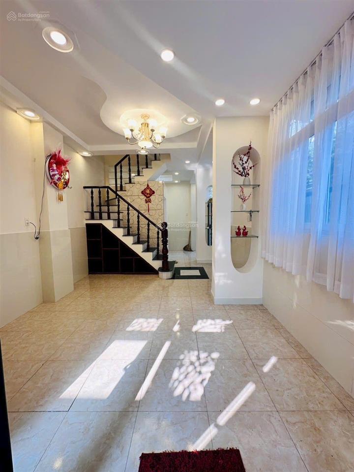 Bán nhà sát nguyễn văn cừ q.5 4.1x14m  chỉ 6.3 tỷ