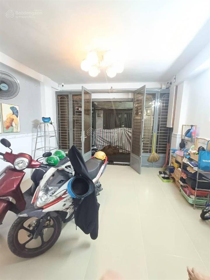 Bán nhà dương bá trạc sát q.1, 4 tầng, 6 phòng chỉ 8.3 tỷ